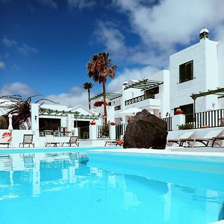 Apartamentos Las Acacias Puerto del Carmen  Exterior photo