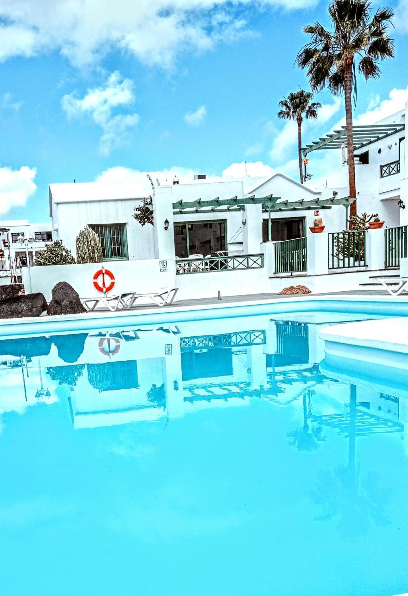 Apartamentos Las Acacias Puerto del Carmen  Exterior photo