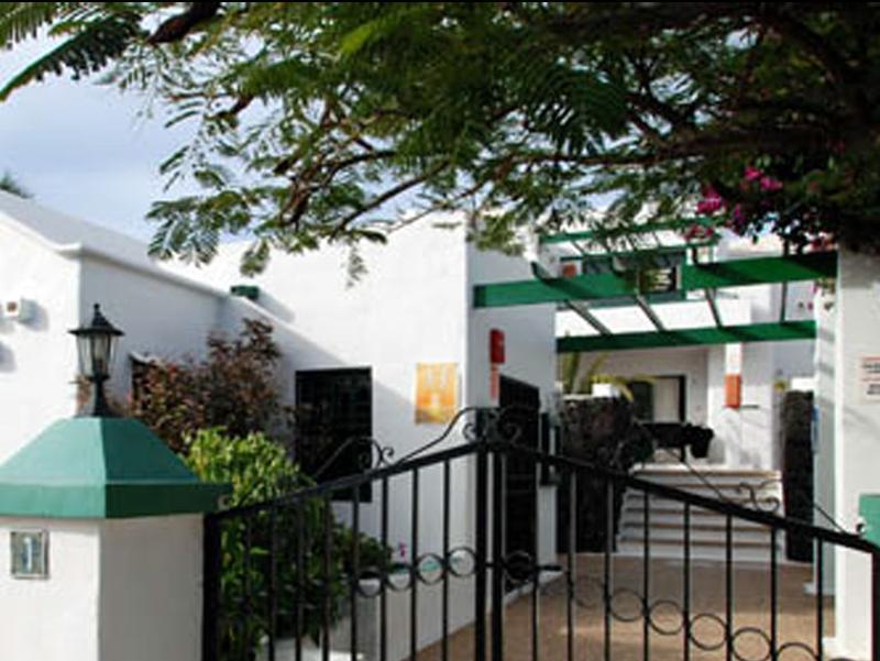 Apartamentos Las Acacias Puerto del Carmen  Exterior photo