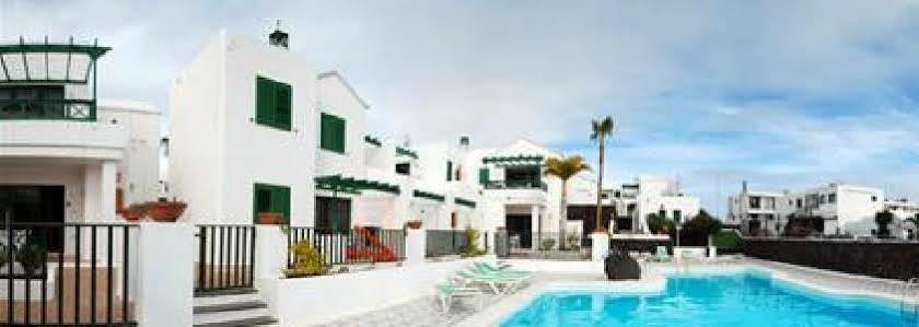Apartamentos Las Acacias Puerto del Carmen  Exterior photo