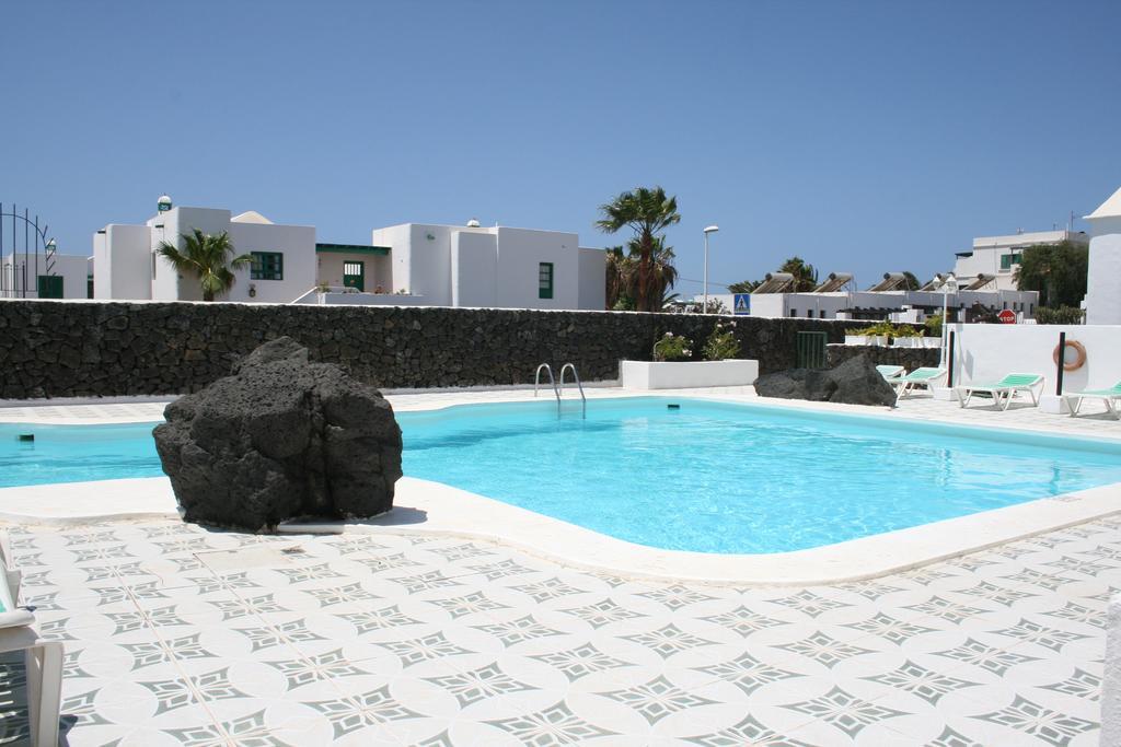 Apartamentos Las Acacias Puerto del Carmen  Exterior photo