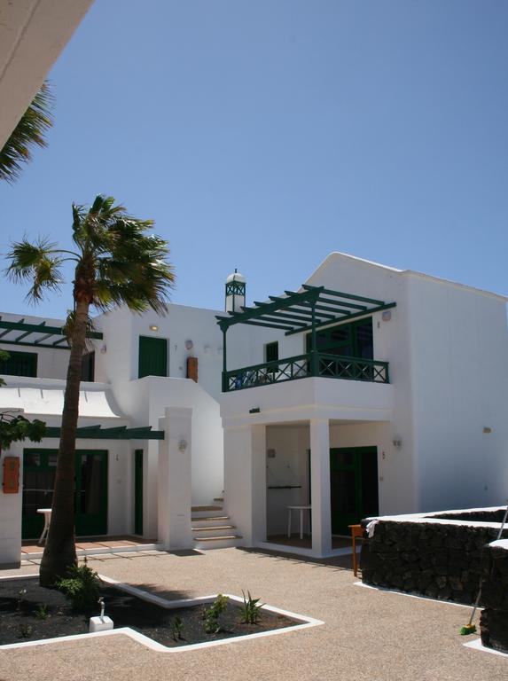 Apartamentos Las Acacias Puerto del Carmen  Exterior photo