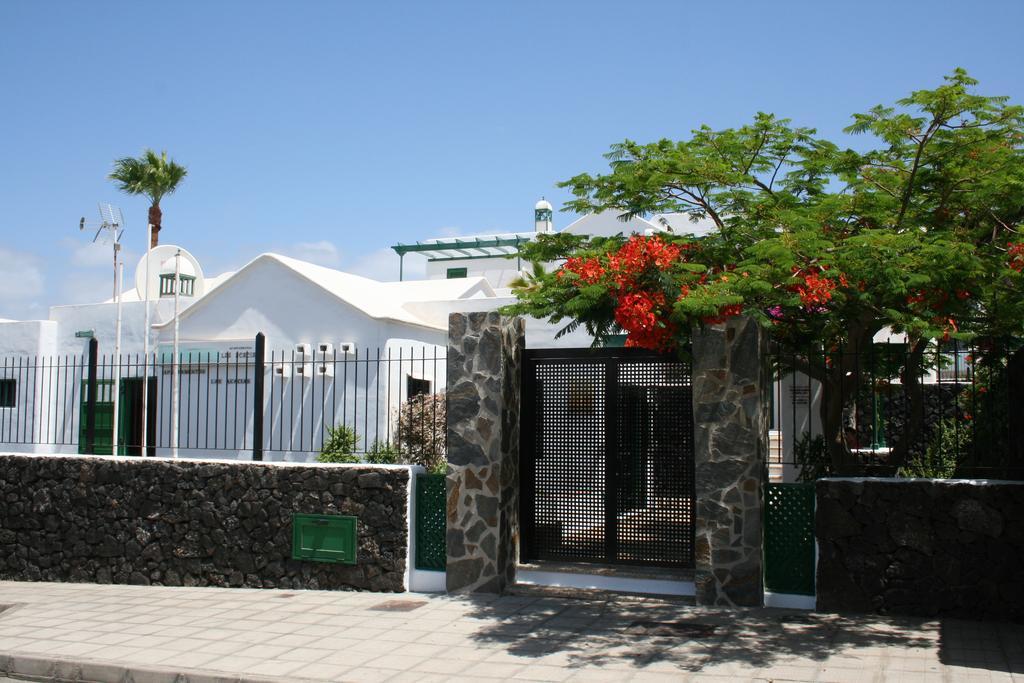 Apartamentos Las Acacias Puerto del Carmen  Exterior photo