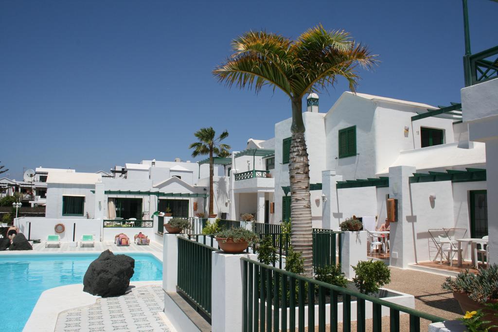 Apartamentos Las Acacias Puerto del Carmen  Exterior photo