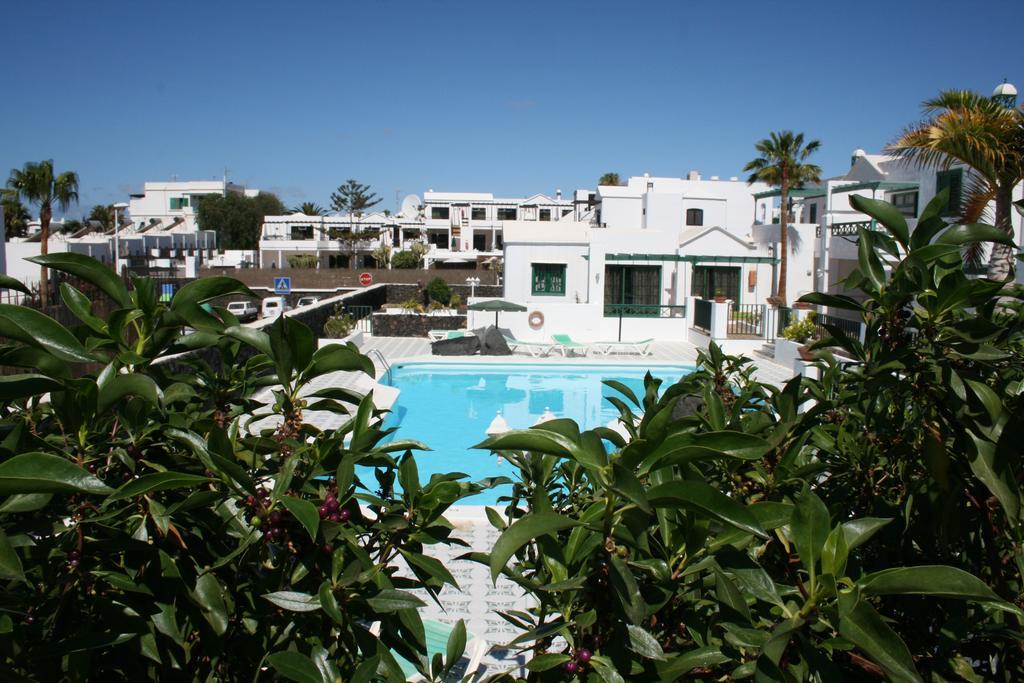 Apartamentos Las Acacias Puerto del Carmen  Exterior photo